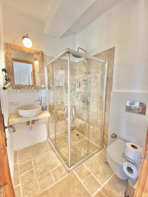 A bathroom at Feraye Villas