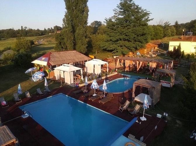 Bazén v ubytování Holiday Home Rodjak sa sela nebo v jeho okolí