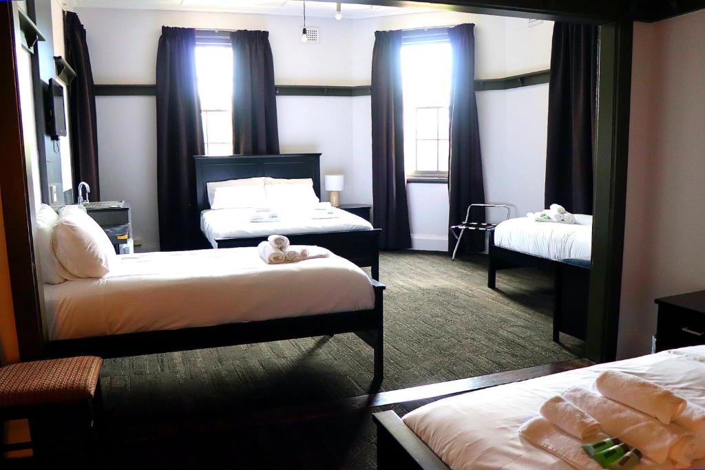 Royal Hotel Ryde - Resim 41