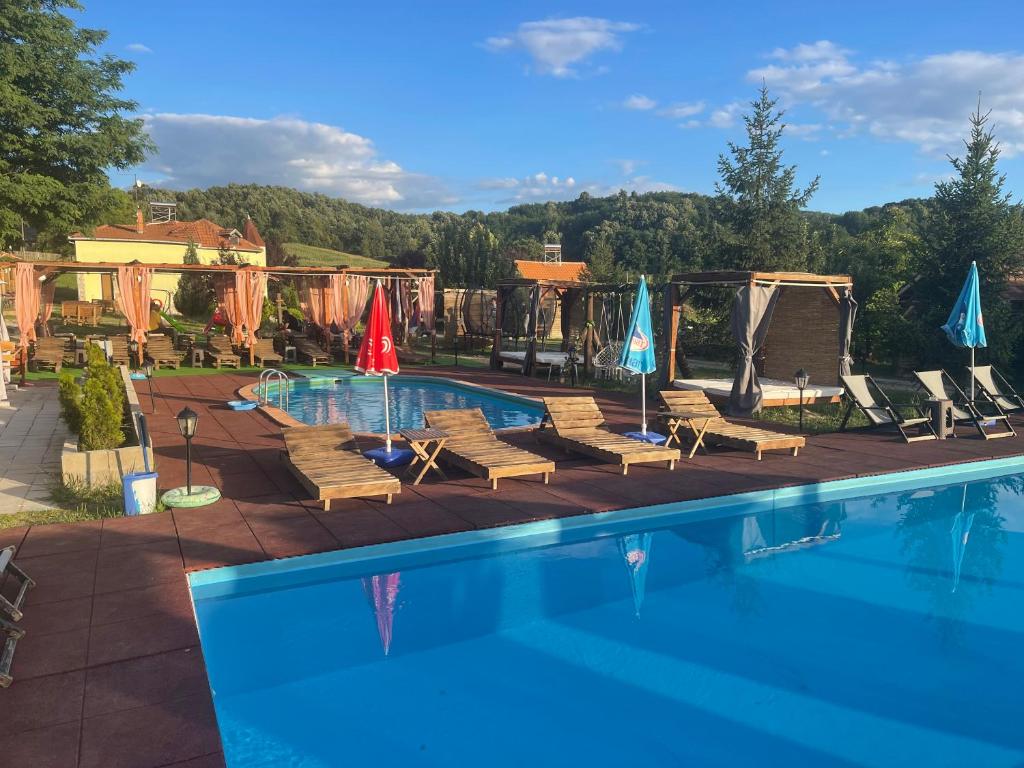 Bazén v ubytování Holiday Home Rodjak sa sela nebo v jeho okolí