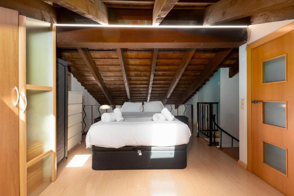 Apartment Ruzafa Attic, Valencia, Spain - Booking.com