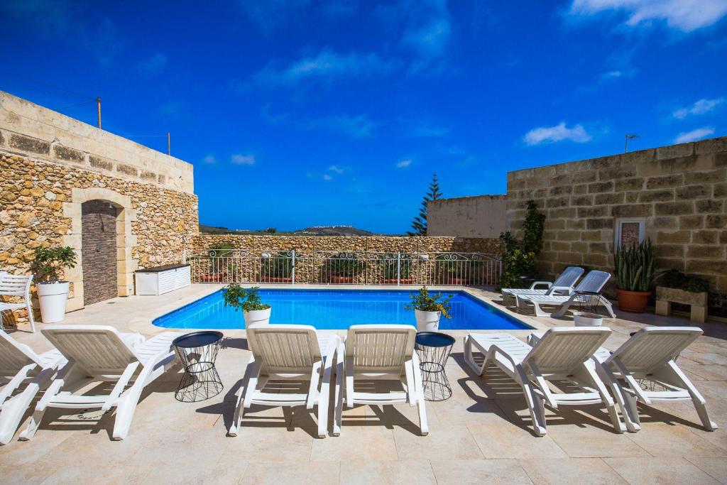 Bazén v ubytování Sweet Life Gozo - Boutique Living nebo v jeho okolí