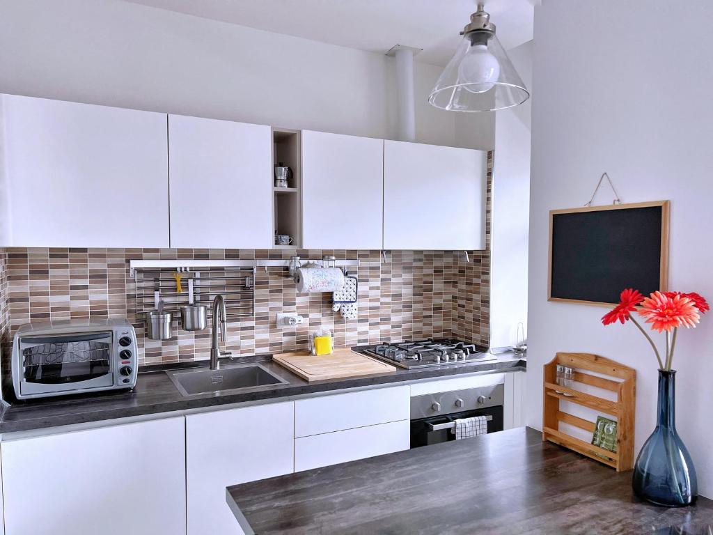 A kitchen or kitchenette at UR NEST Filanda
