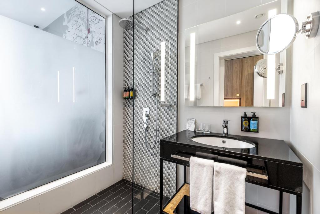 Ink Hotel - Resim 31