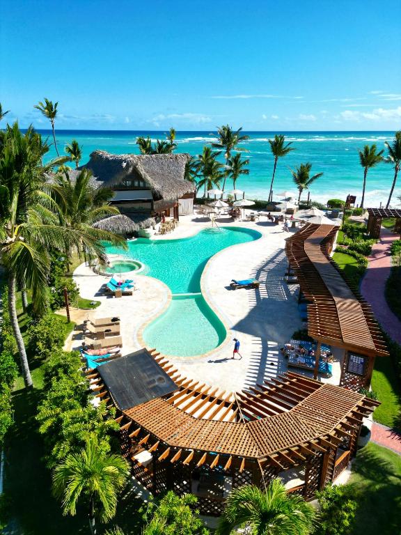 Bazén v ubytování VIK Hotel Cayena Beach All Inclusive nebo v jeho okolí