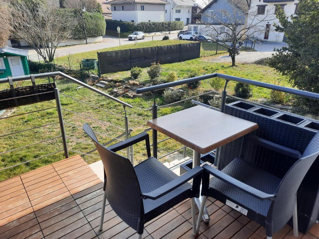 Balkón alebo terasa v ubytovaní Duplex proche de Genève et du lac léman