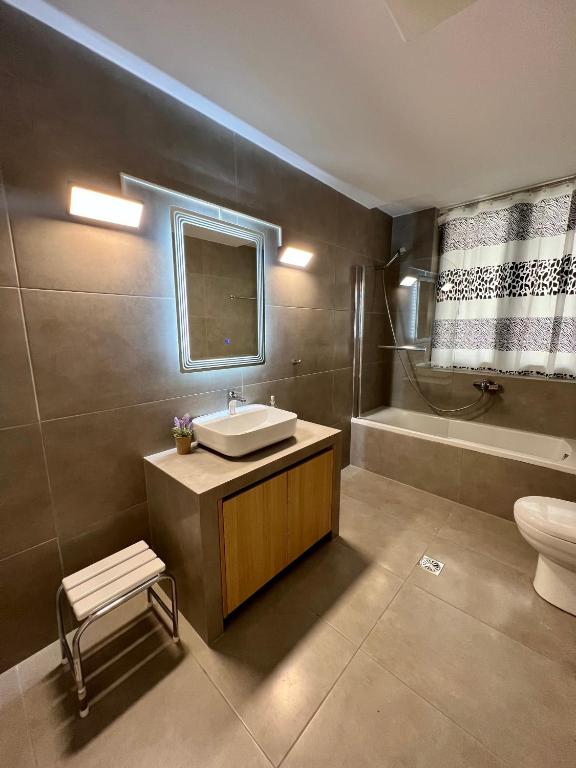 A bathroom at Villa 56 Luxury apartments