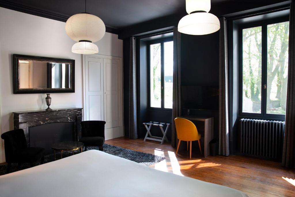 Manoir le Roure - Chambre Double De Luxe