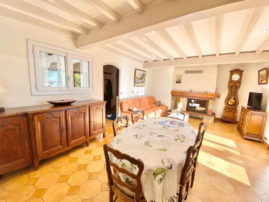 Fotografia z galérie ubytovania Villa DAMALIX front de mer 5 pax Plage v destinácii Saint-Raphaël