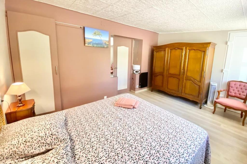 Fotografia z galérie ubytovania Villa DAMALIX front de mer 5 pax Plage v destinácii Saint-Raphaël