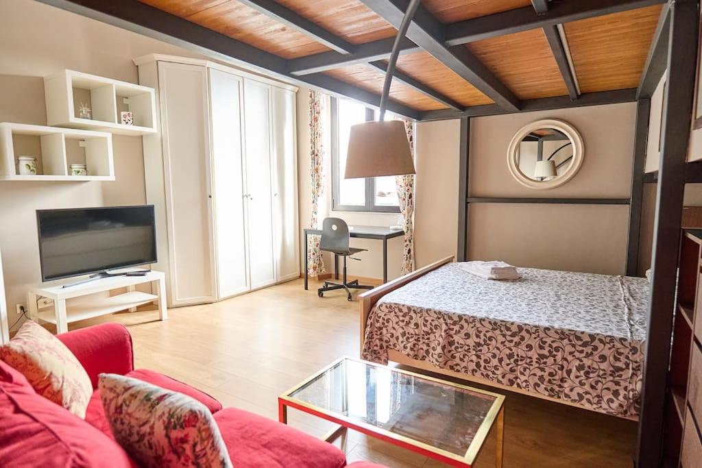 Postel nebo postele na pokoji v ubytování Modern apartment - near Isola distric and Centrale