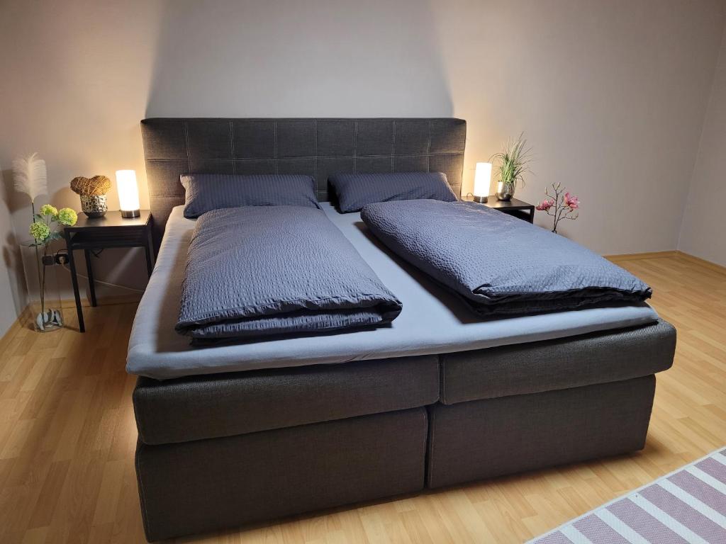 Postel nebo postele na pokoji v ubytování Ferienwohnung Seeglück im Oberpfälzer Seenland