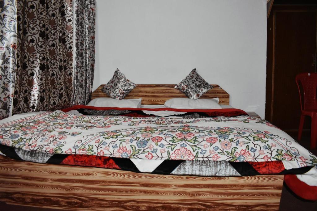 Snow Peak Guest House - Housity