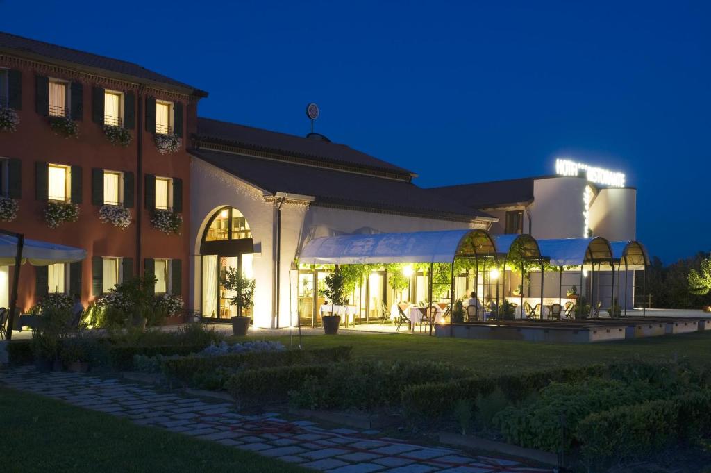 Budova, kde se hotel nachází