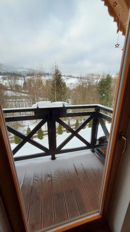 Balkón alebo terasa v ubytovaní Osada Kuboski Dom z Bali Leśny Zakątek