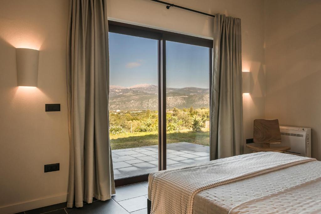 A bed or beds in a room at FRG Villas - Villa Cantare