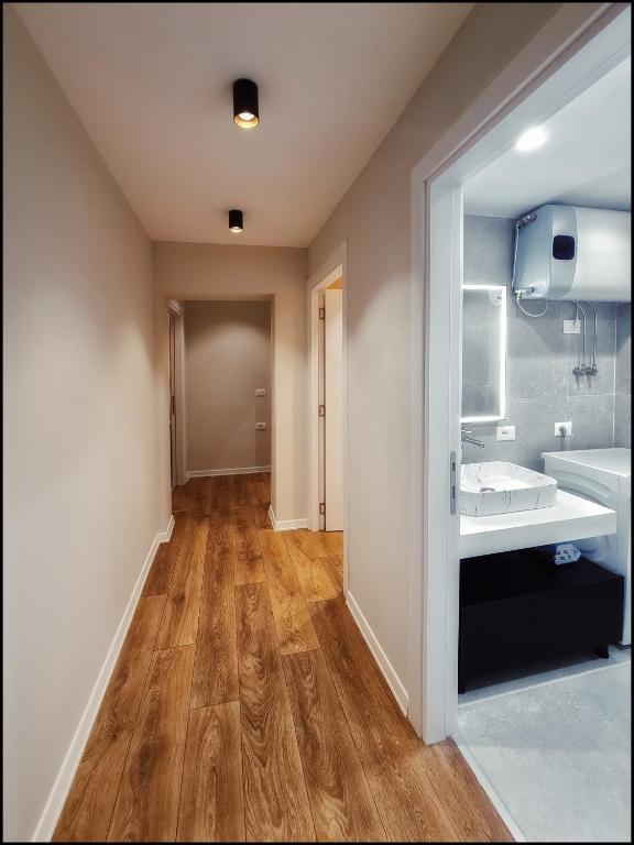 Adore - Modern Apartment - Image 3