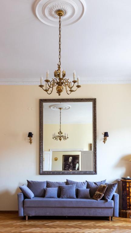 Posedenie v ubytovaní Apartament luster i obrazów