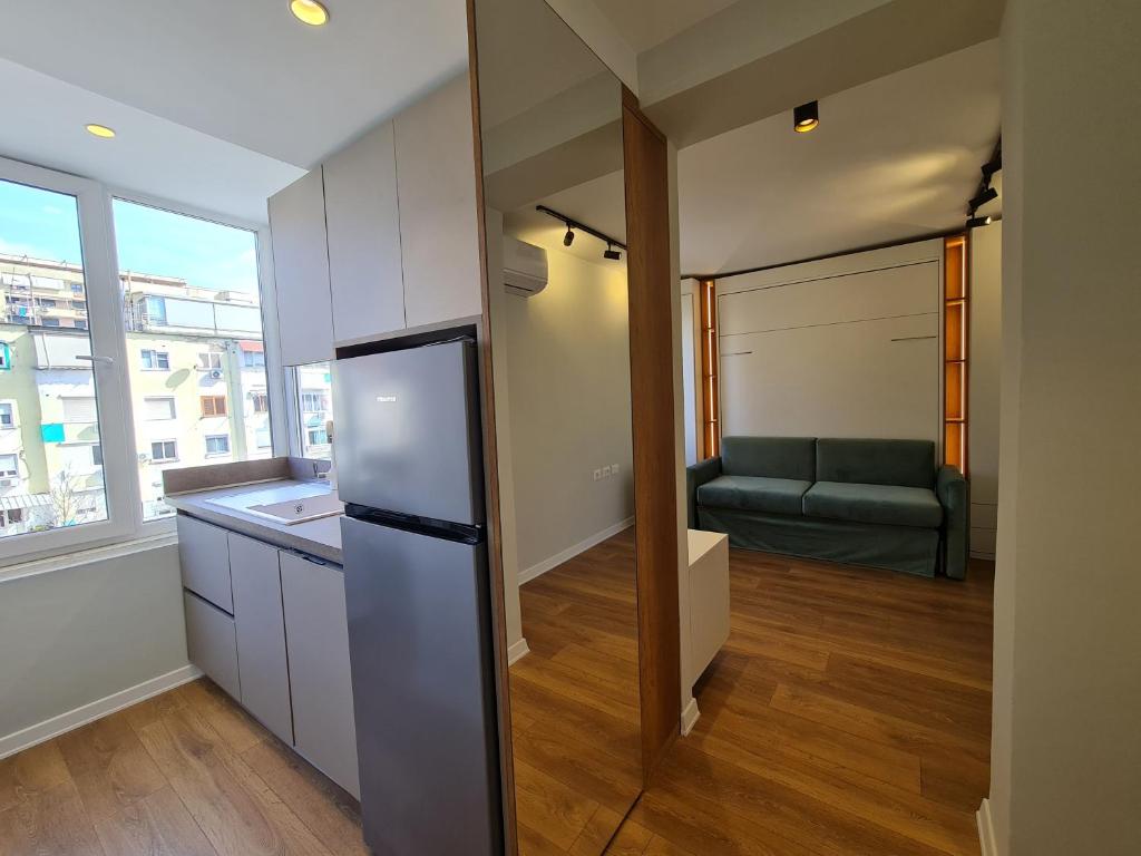 Adore - Modern Studio - Image 4