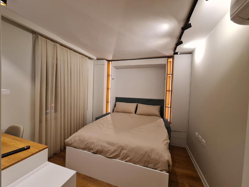 Adore - Modern Studio - Image 7