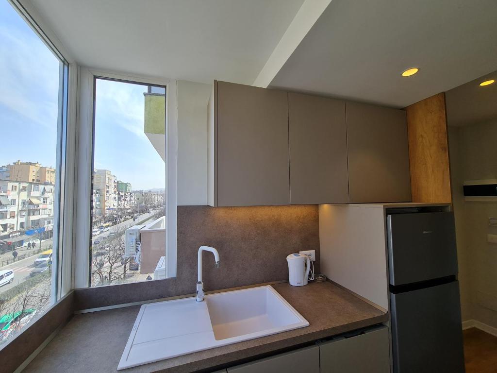 Adore - Modern Studio - Image 8
