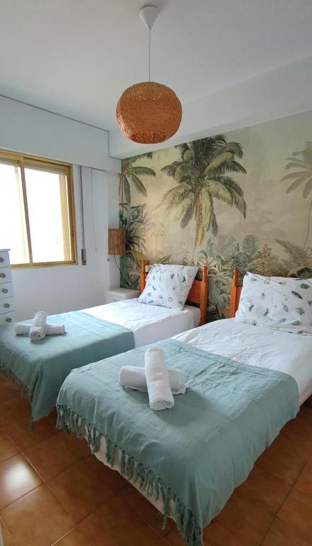Gerona apartment on the Strip with pool & parking