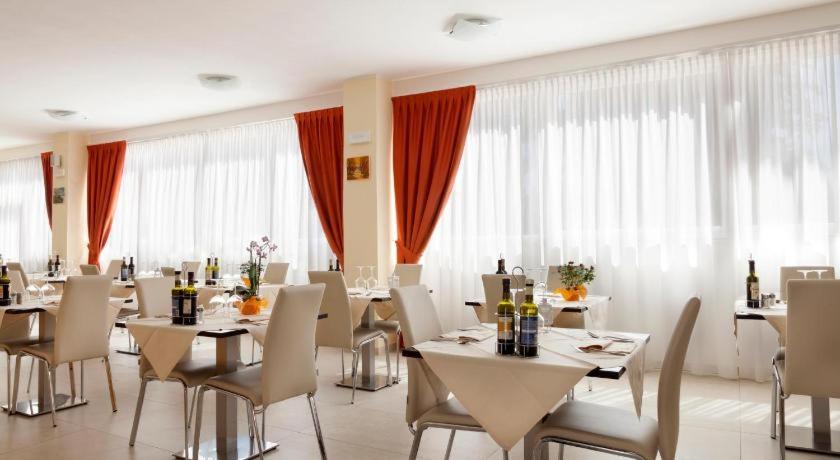 Restaurace v ubytování Hotel Bella Lazise