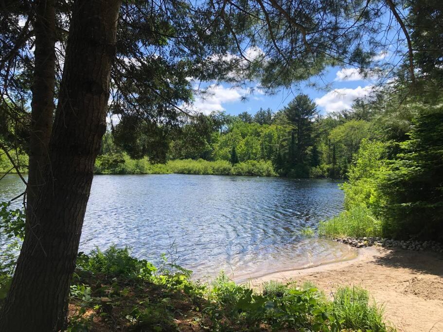 Cozy 3 Bedroom Cottage on Stunning Muskoka River, Bracebridge (updated prices 2024)