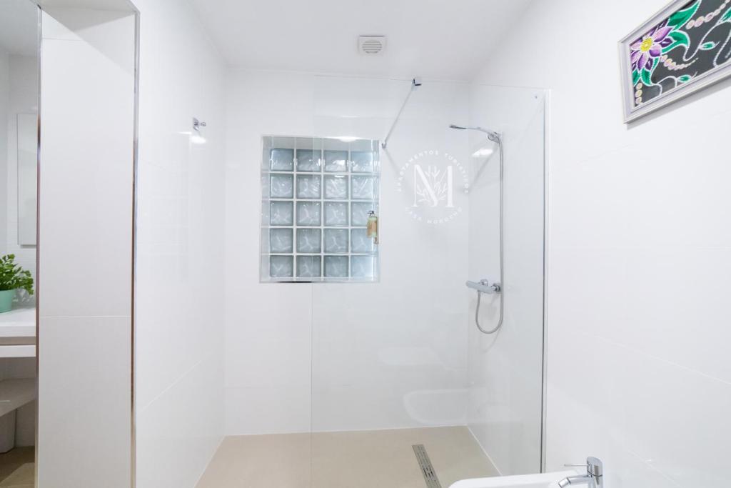 A bathroom at Apartamentos Turísticos Casa Morocho