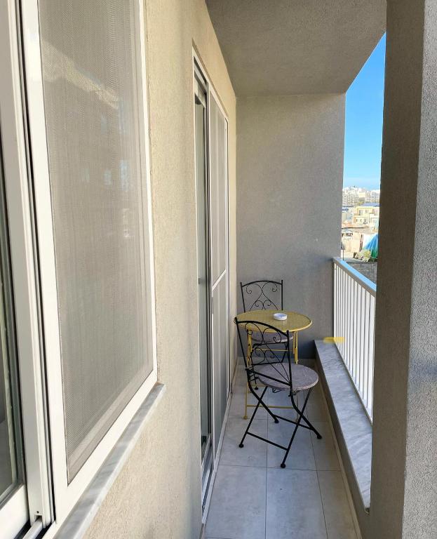 Balkón nebo terasa v ubytování Modern Designed & Spacious studio in central Msida C11B