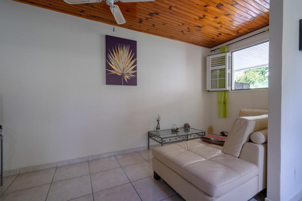 Lázně a/nebo wellness v ubytování Charmant logement F3 au sud de la Martinique (PMR)