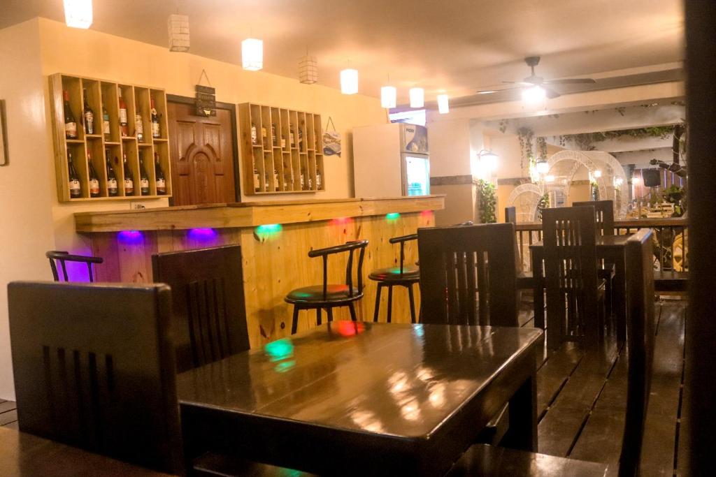 Restaurace v ubytování Puffer Isle Resort