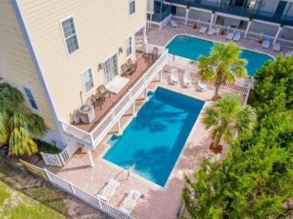 *Tropical Impulse*Enormous Beach House with Private Pool!, Myrtle Beach