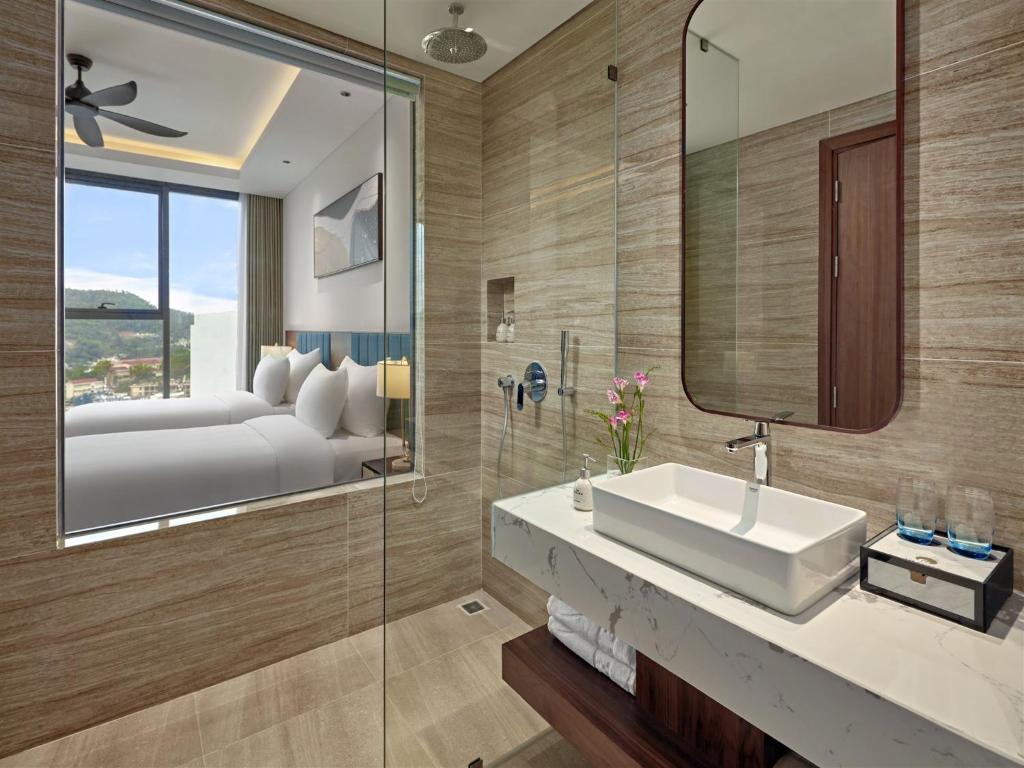 The Watson Premium HaLong Hotel - 10