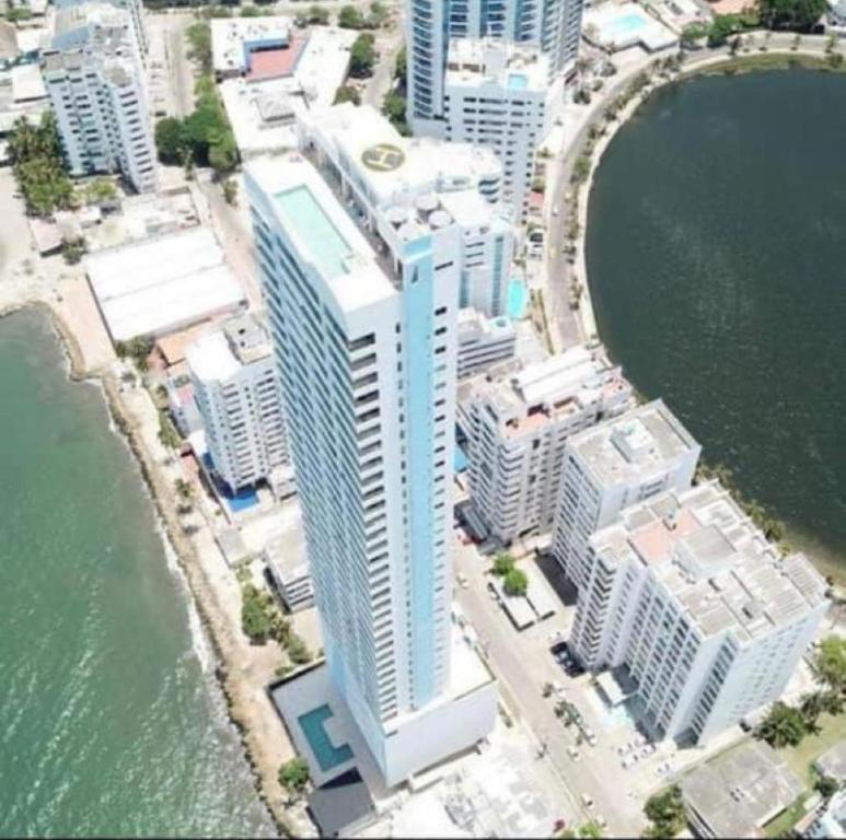 A bird's-eye view of Apartamento frente al mar