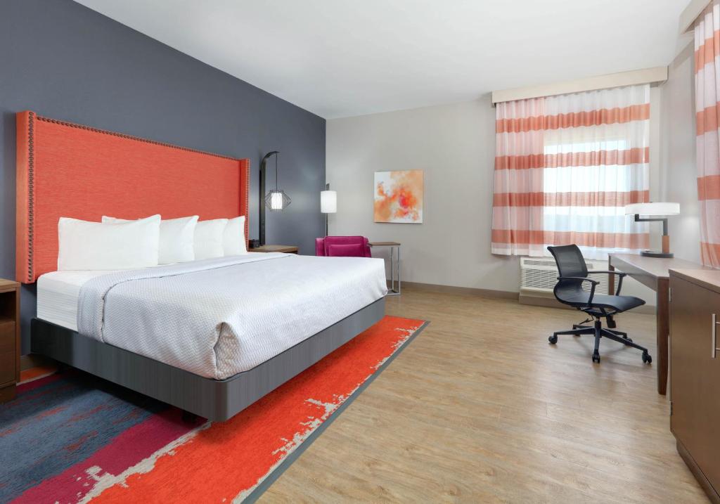 La Quinta Inn & Suites by Wyndham Lakeway - Salle De Roi