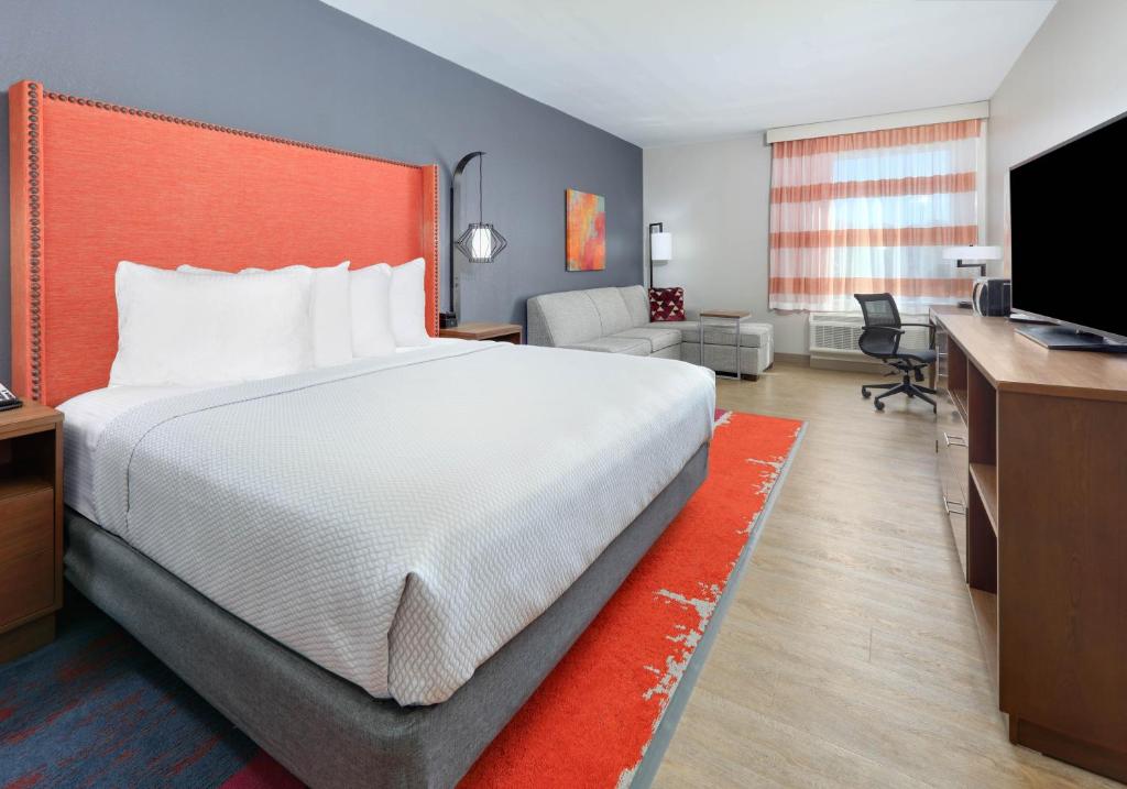 La Quinta Inn & Suites by Wyndham Lakeway - Salle Roi Supérieure