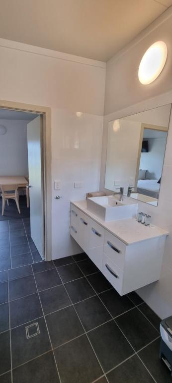 Narangba Motel (formerly Brisbane North B&B and Winery) - Suite Familiale De Luxe