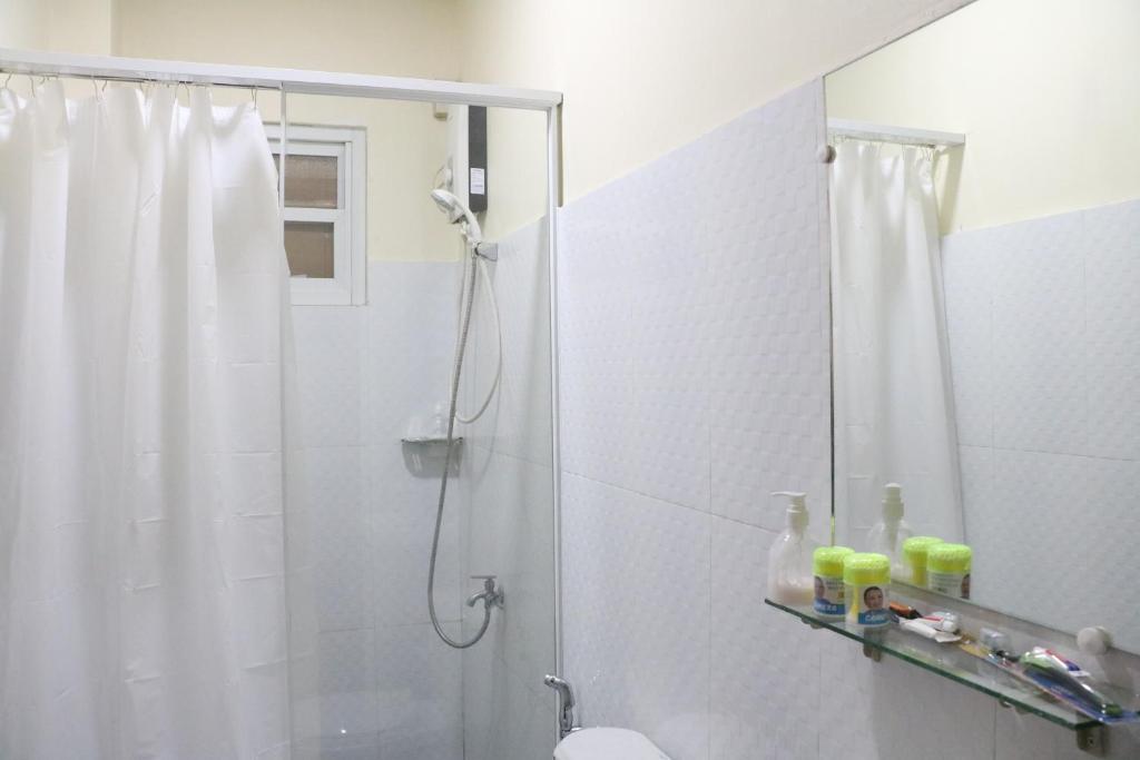 Anicia Guesthouse Rooms - Familiekamer Met Eigen Badkamer