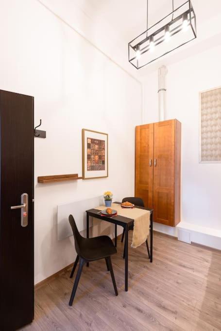 Fotografia z galérie ubytovania BrandNewChainBridgeHome for 2-FastWiFi/AC/SmartTV v Budapešti