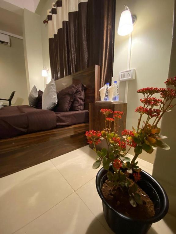 Alhanney Housing - Deluxe King Room