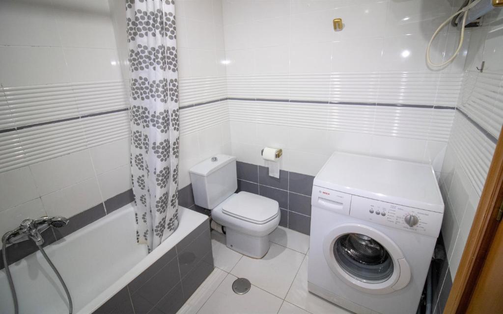 Kúpeľňa v ubytovaní Puerto Deportivo - Apartamento con vistas al mar - ALBERT VILLAS