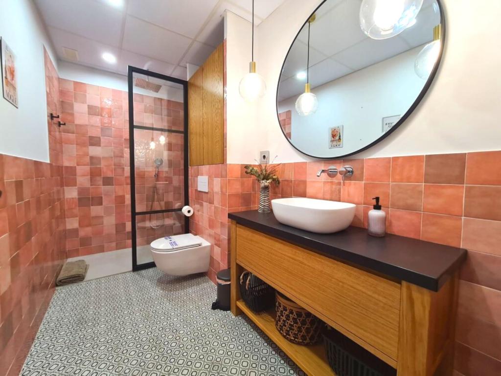 A bathroom at Dos Torres Arte en Balcones - Calle Alfonso I