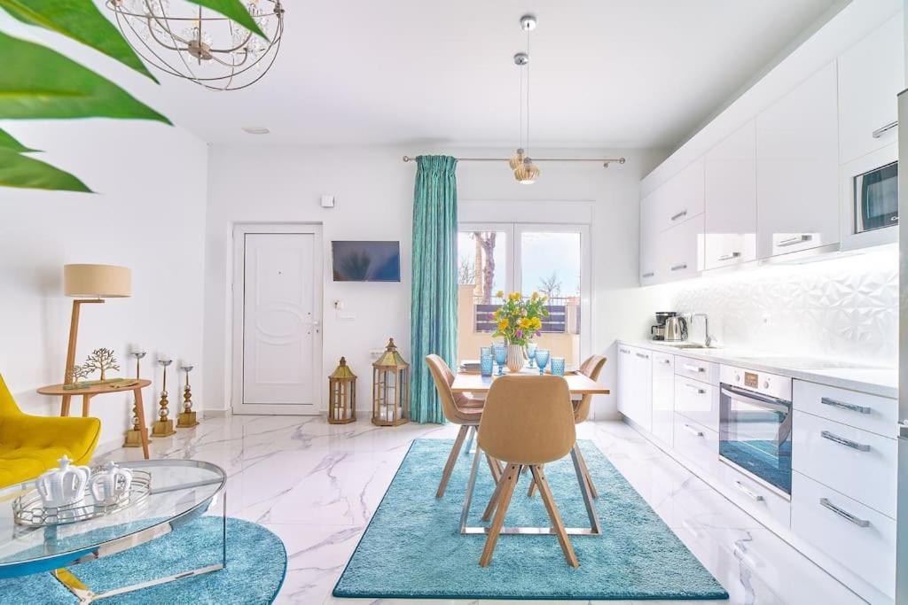 A kitchen or kitchenette at Dimitra Mare
