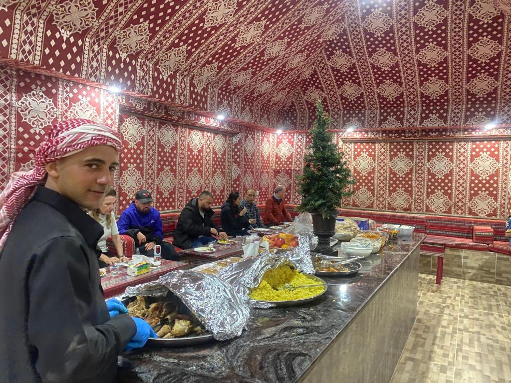 Jídlo v luxury tent nebo okolí