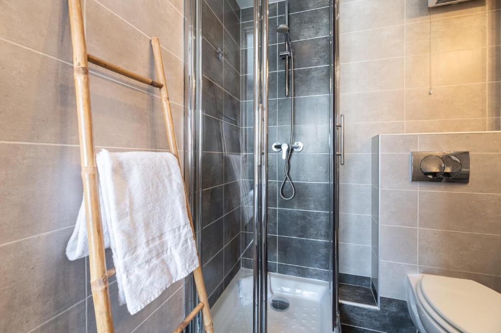 Hôtel Hoche - Resim 17