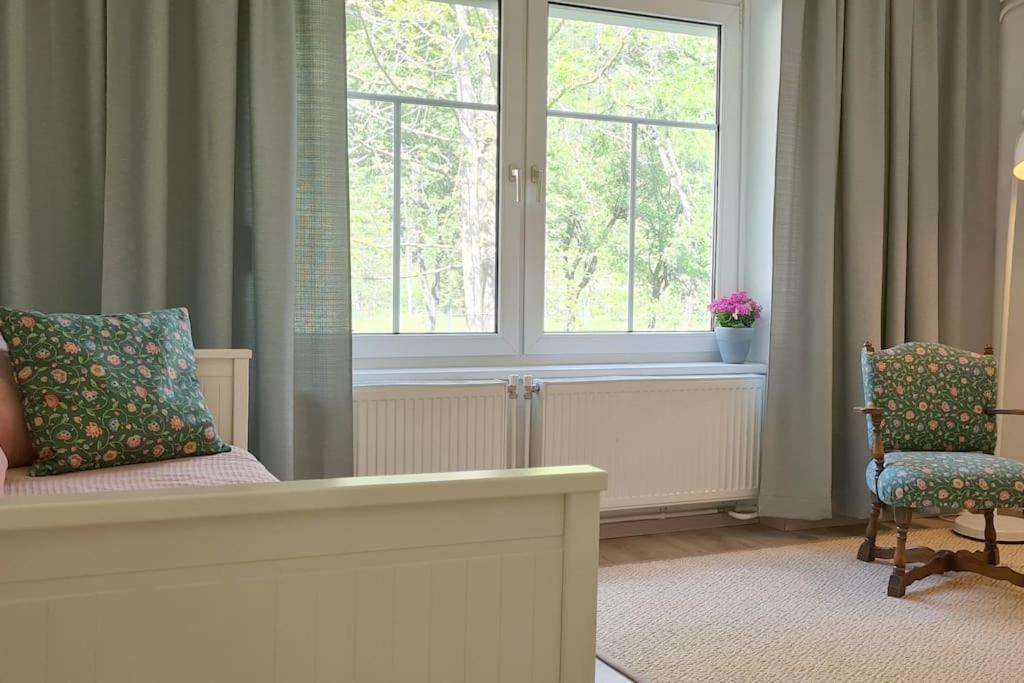 A seating area at Cosy Family Apartment