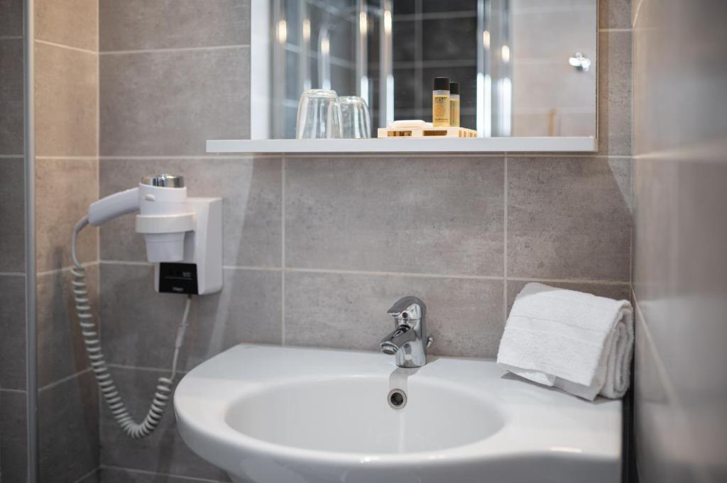 Hôtel Hoche - Resim 22