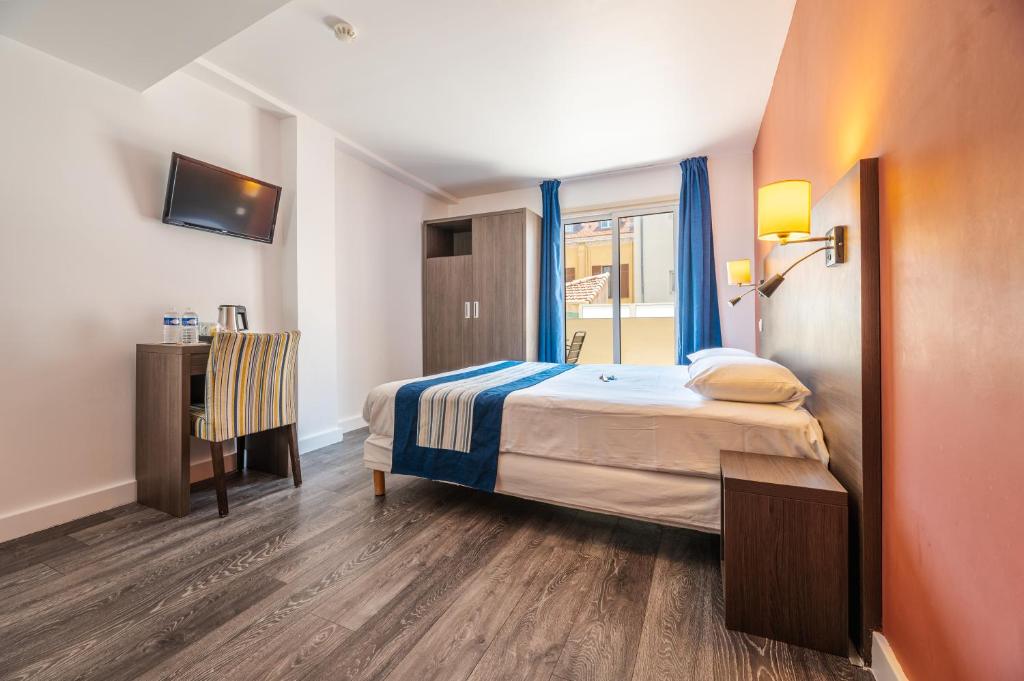 Hôtel Hoche - Double Room With Terrace