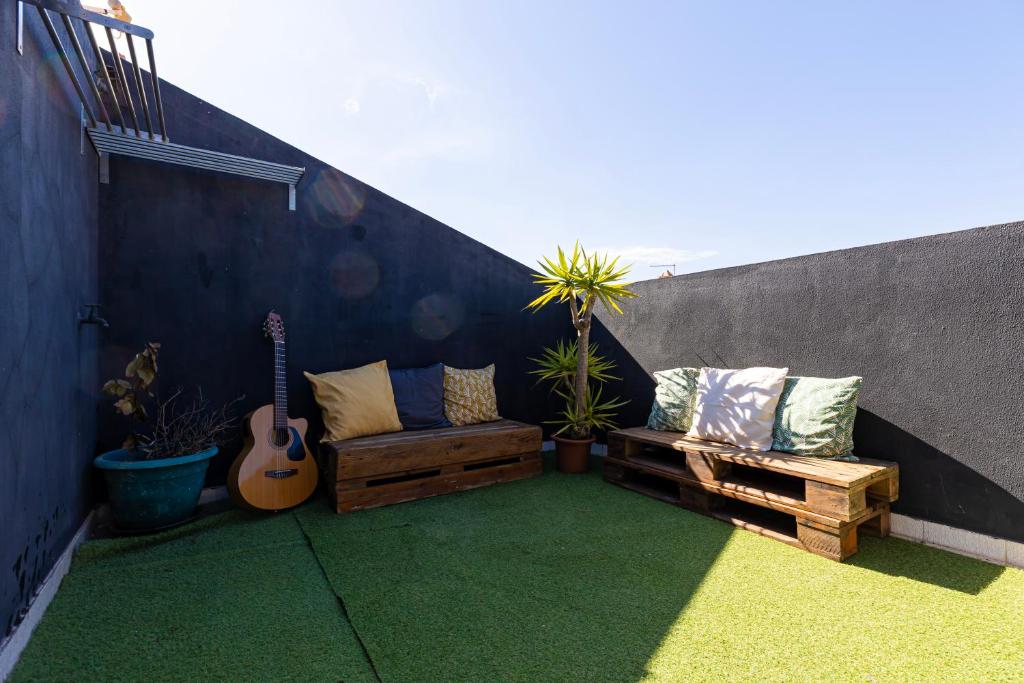 Pineapple Surf House - Bed In 10-Bed Mixed Dormitory Room